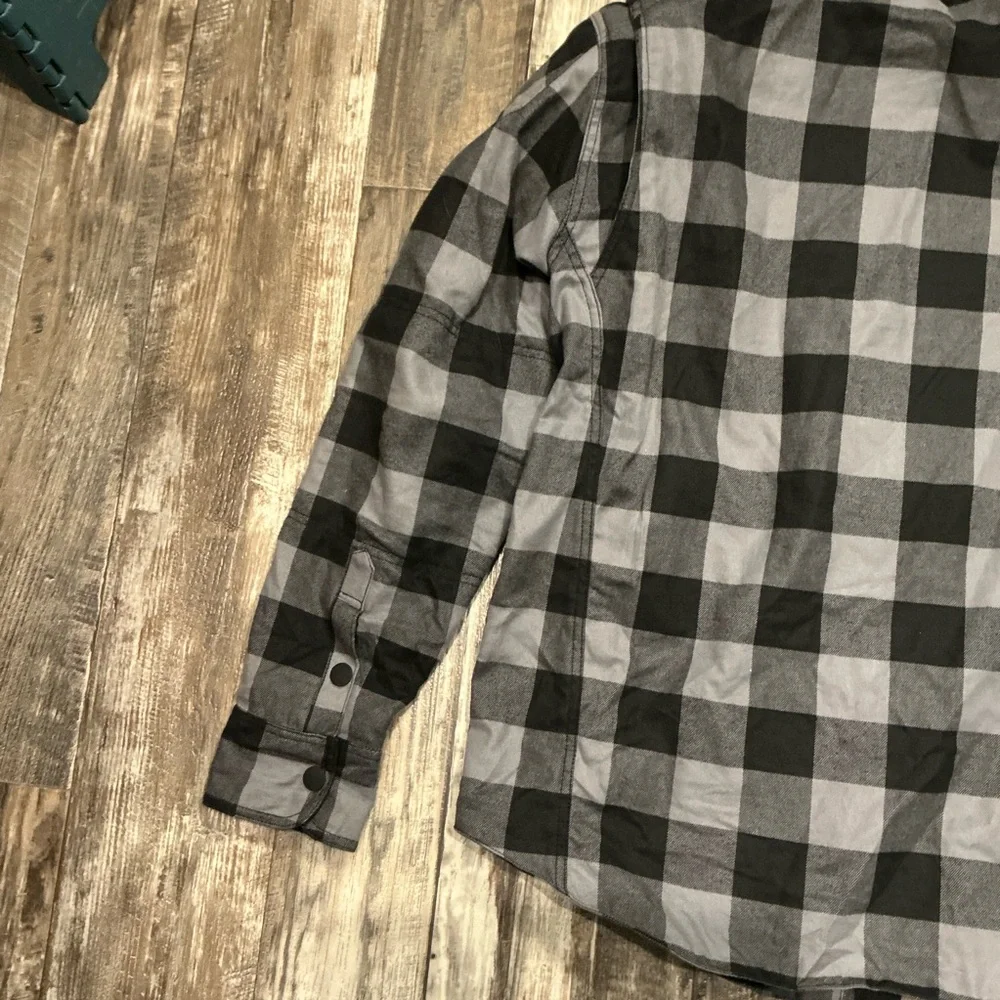 Street & Steel Black & Gray Plaid Button-Down Shirt - Picture 10 of 16
